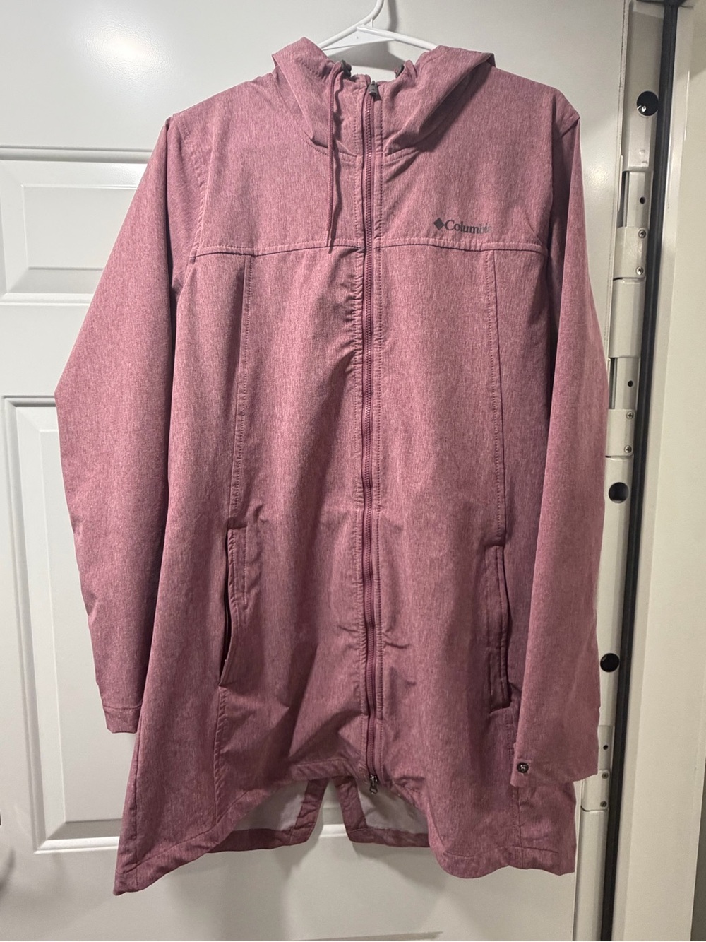 Columbia Women’s Hooded Raincoat in Mauve Pink
